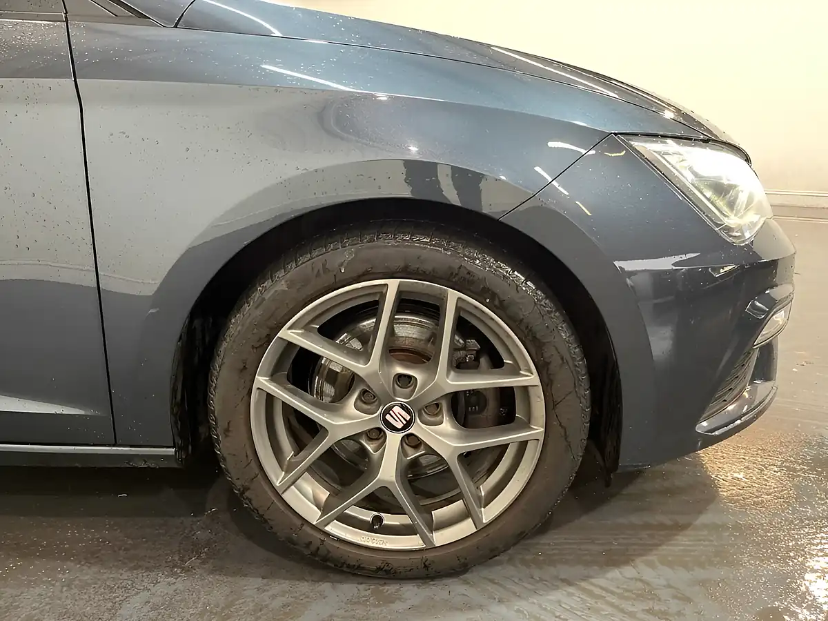Used 2019 SEAT Leon Fr Grey - Interior and Exterior details 8