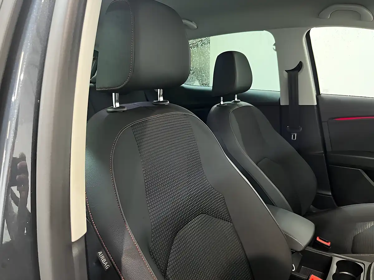 Used 2019 SEAT Leon Fr Grey - Interior and Exterior details 9
