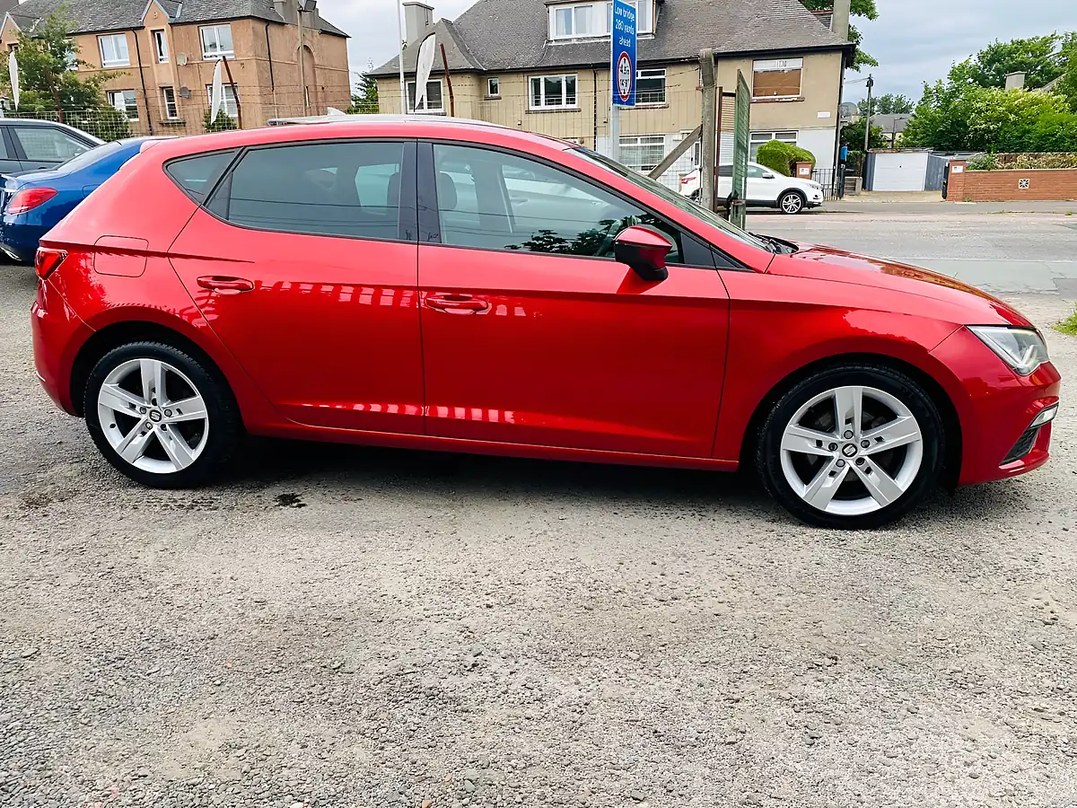 Used 2019 SEAT Leon Fr Red - Interior and Exterior details 10