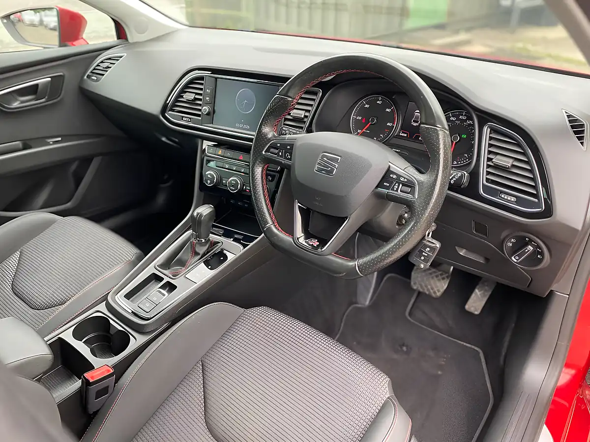 Used 2019 SEAT Leon Fr Red - Interior and Exterior details 12