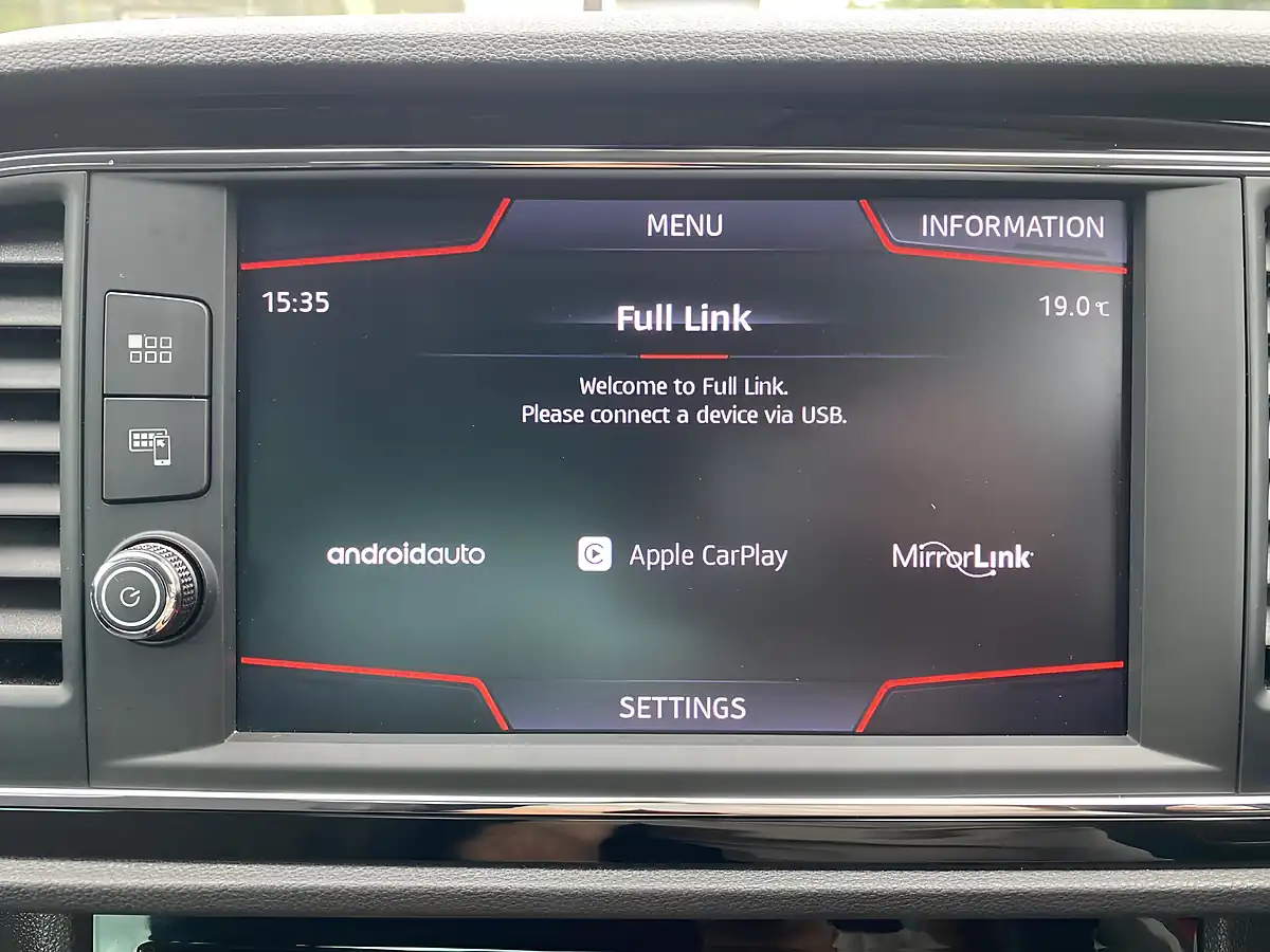 Used 2019 SEAT Leon Fr Red - Interior and Exterior details 19