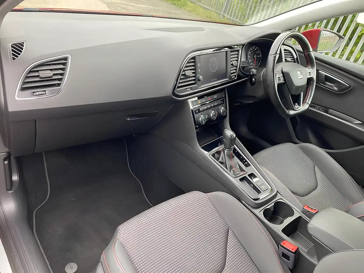 Used 2019 SEAT Leon Fr Red - Interior and Exterior details 7