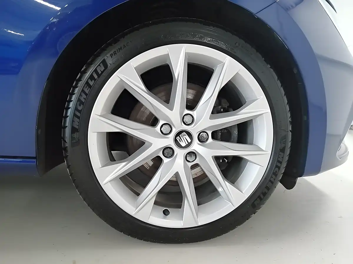 Used 2019 SEAT Leon Fr Sport Blue - Interior and Exterior details 16