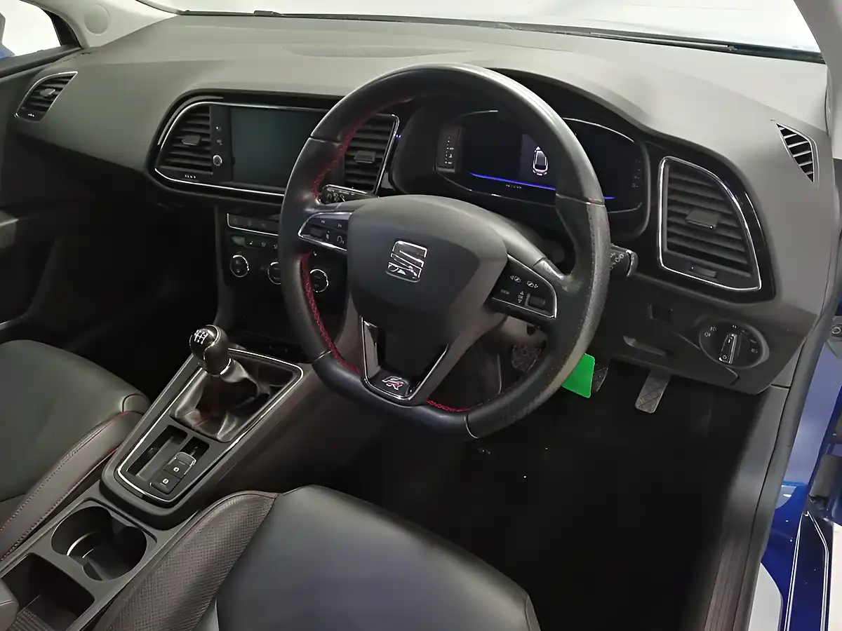 Used 2019 SEAT Leon Fr Sport Blue - Interior and Exterior details 6