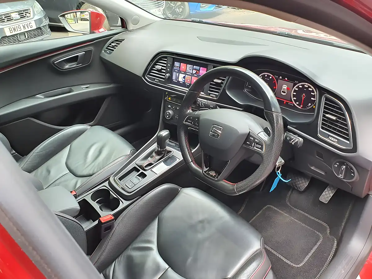 Used 2019 SEAT Leon Fr Sport Red - Interior and Exterior details 11
