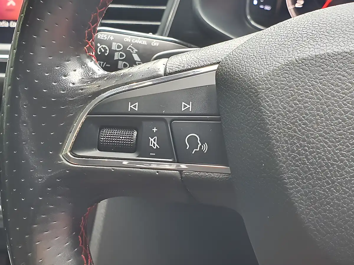 Used 2019 SEAT Leon Fr Sport Red - Interior and Exterior details 16