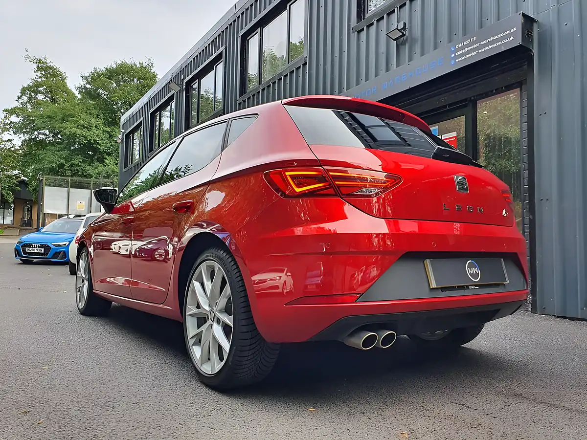 Used 2019 SEAT Leon Fr Sport Red - Interior and Exterior details 3