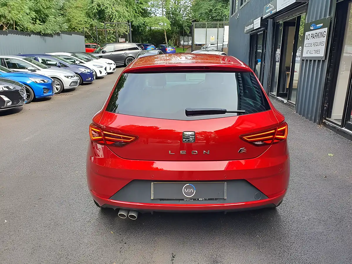 Used 2019 SEAT Leon Fr Sport Red - Interior and Exterior details 5