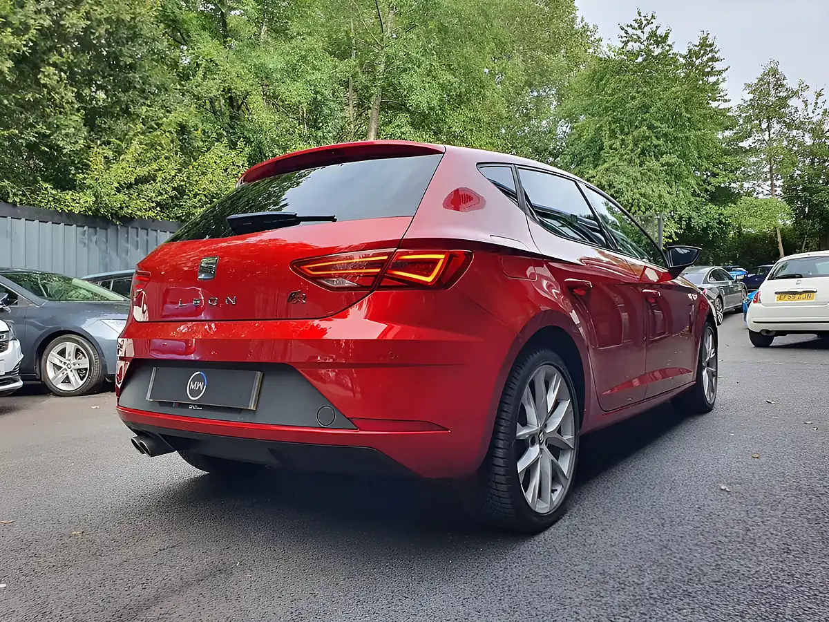 Used 2019 SEAT Leon Fr Sport Red - Interior and Exterior details 6