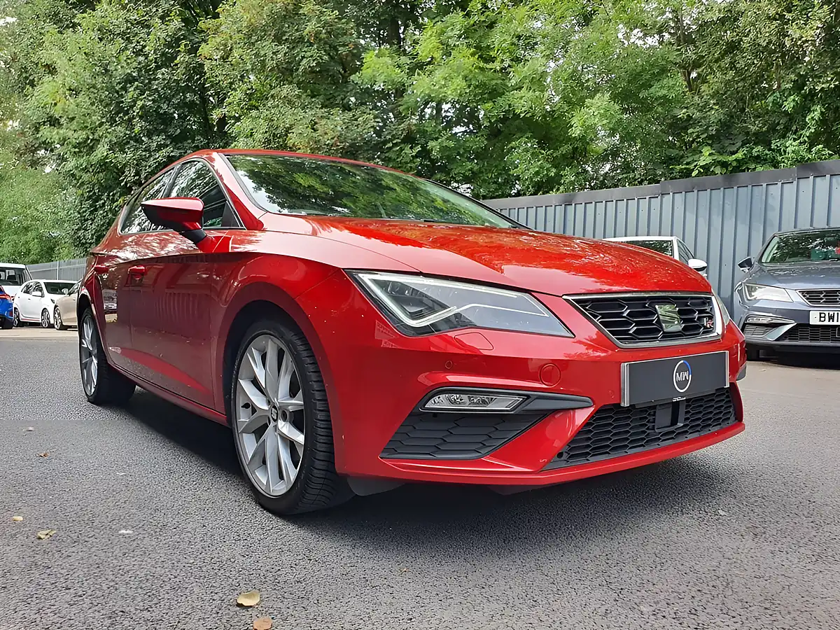 Used 2019 SEAT Leon Fr Sport Red - Interior and Exterior details 7