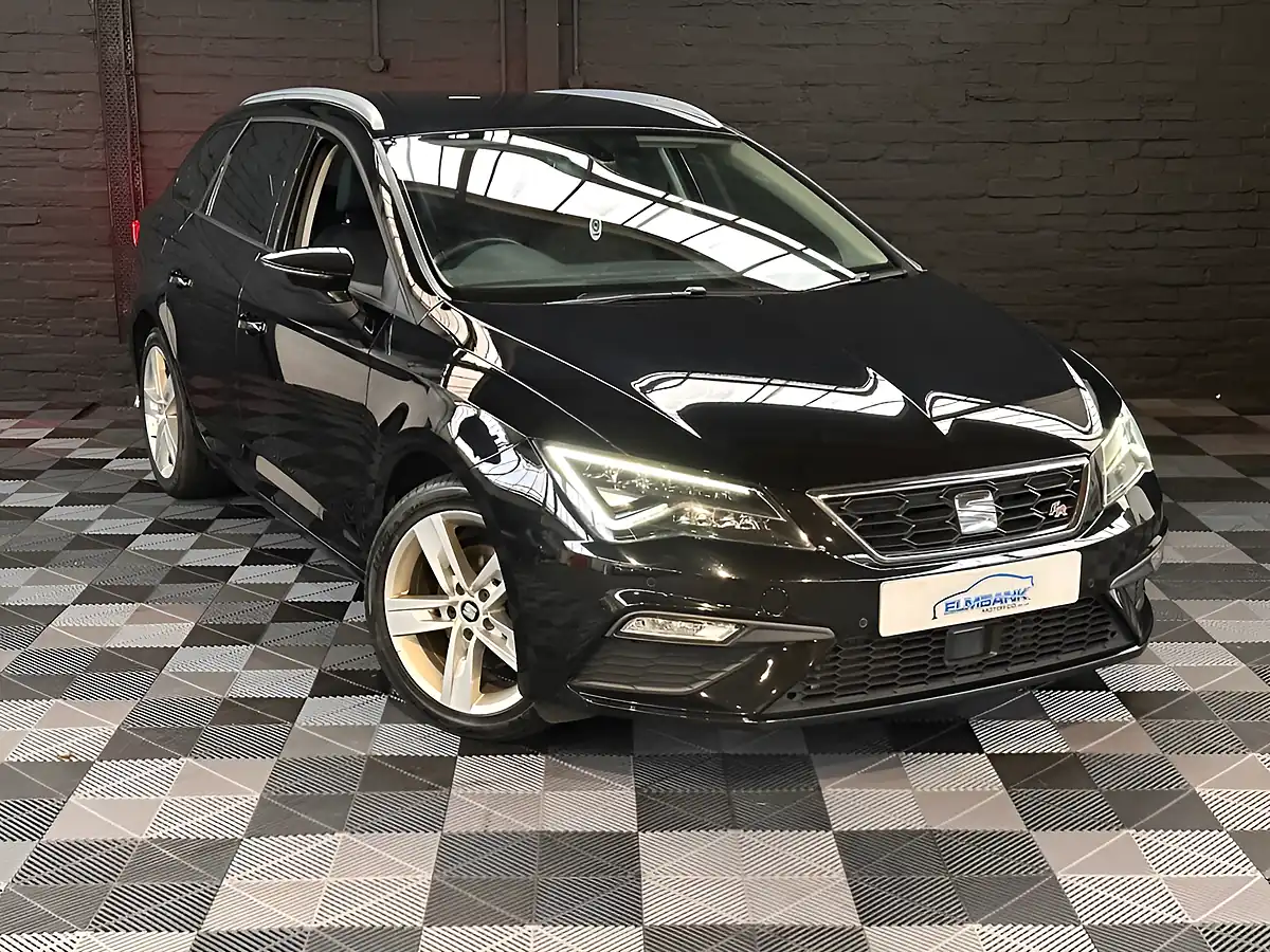 Used 2019 SEAT Leon Fr ST White - Interior and Exterior details 11