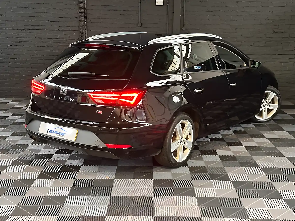 Used 2019 SEAT Leon Fr ST White - Interior and Exterior details 18