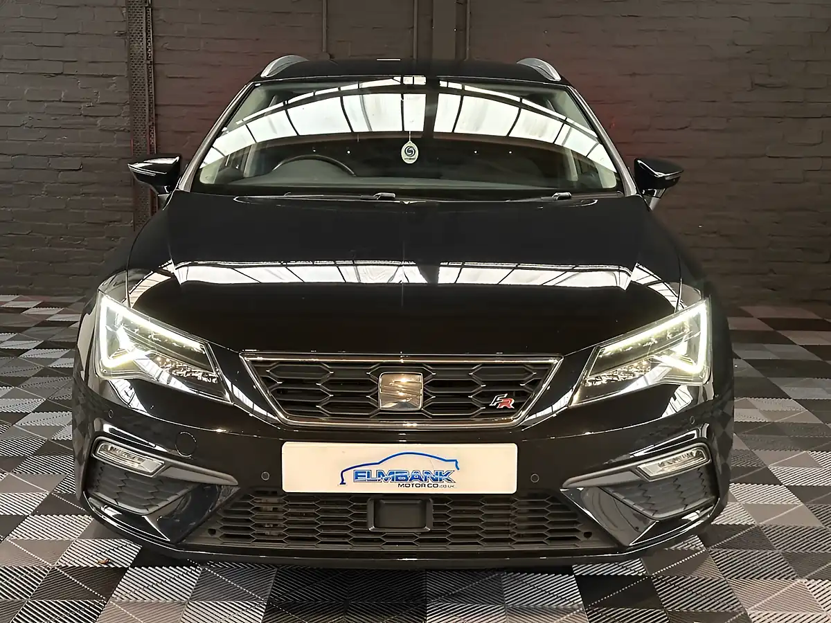 Used 2019 SEAT Leon Fr ST White - Interior and Exterior details 3