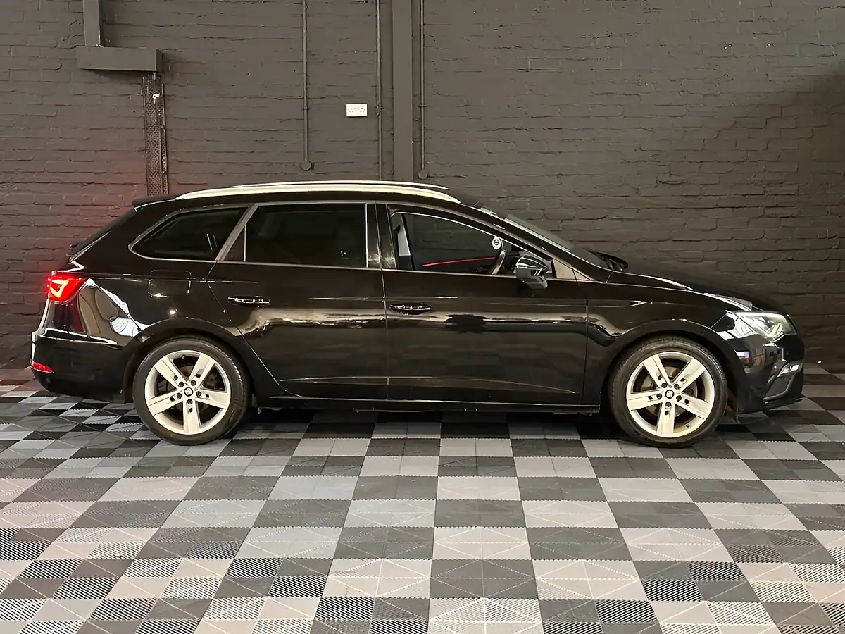 Used 2019 SEAT Leon Fr ST White - Interior and Exterior details 4