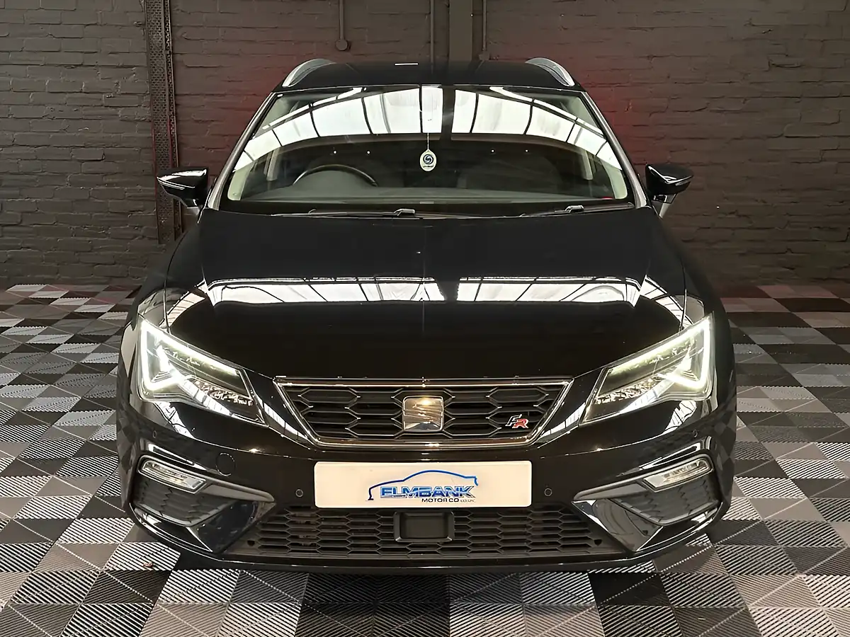Used 2019 SEAT Leon Fr ST White - Interior and Exterior details 7