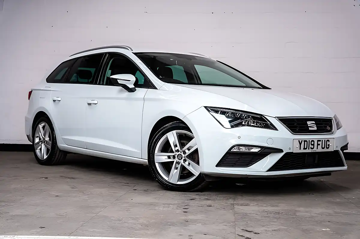 Used 2019 SEAT Leon Fr ST White - Front View