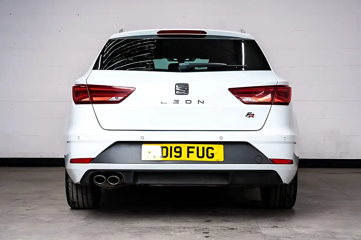 Used 2019 SEAT Leon Fr ST White - Interior and Exterior details 14