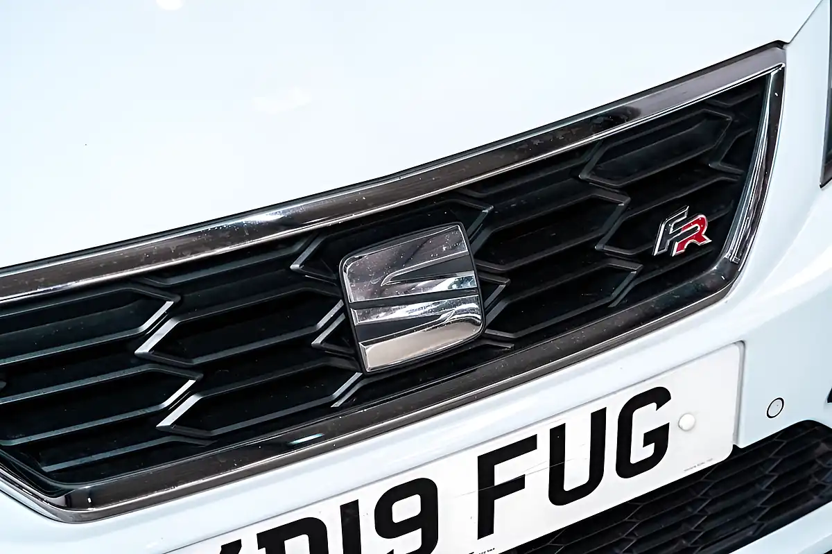 Used 2019 SEAT Leon Fr ST White - Interior and Exterior details 19
