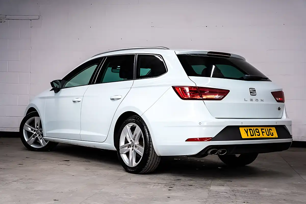 Used 2019 SEAT Leon Fr ST White - Interior and Exterior details 3