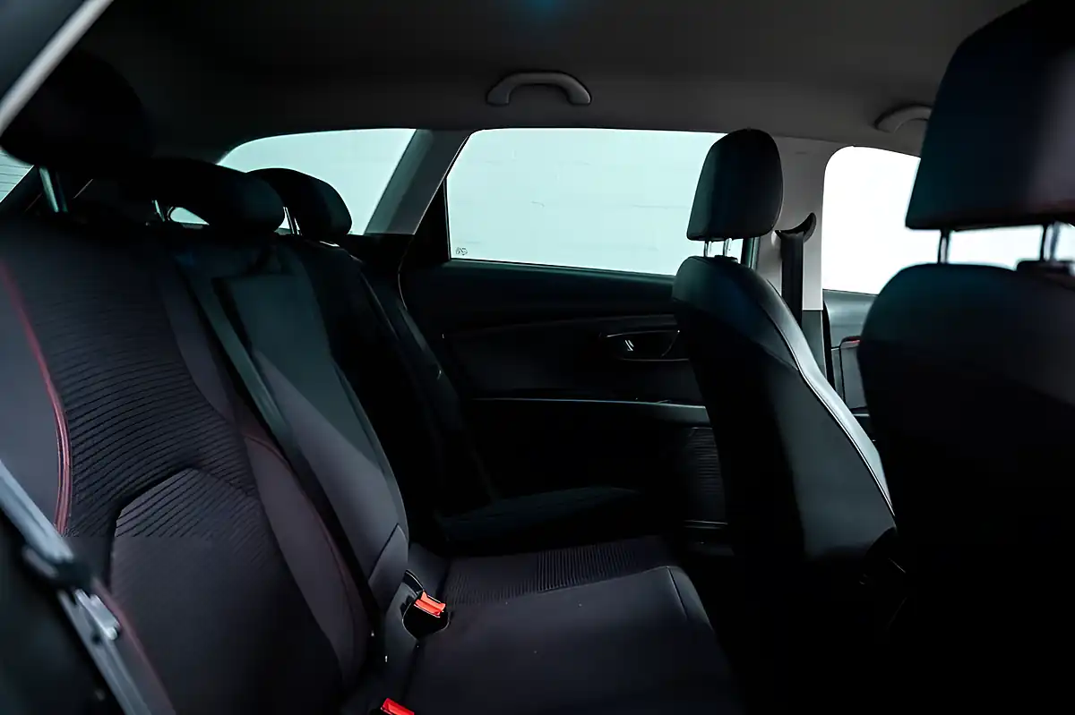 Used 2019 SEAT Leon Fr ST White - Interior and Exterior details 6