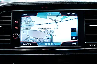 Used 2019 SEAT Leon Fr ST White - Interior and Exterior details 8