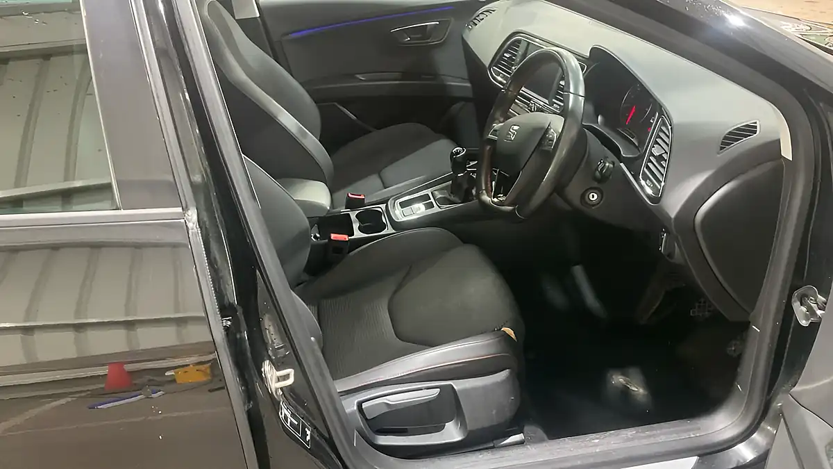 Used 2019 SEAT Leon Fr Technology Black - Interior and Exterior details 14