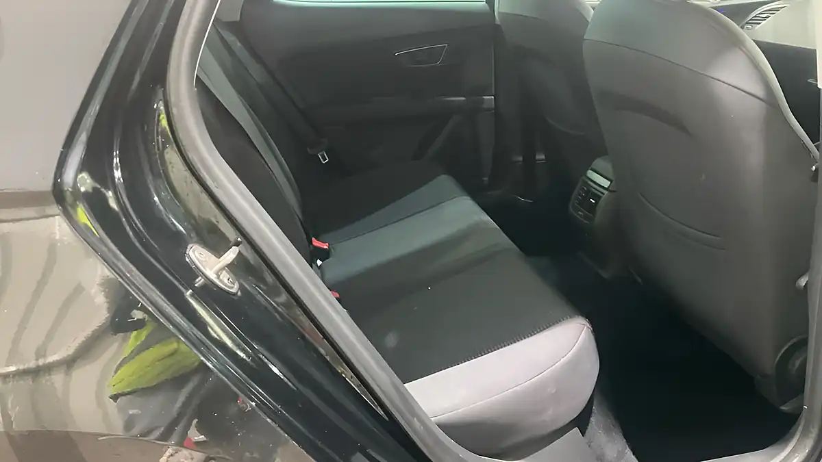 Used 2019 SEAT Leon Fr Technology Black - Interior and Exterior details 17