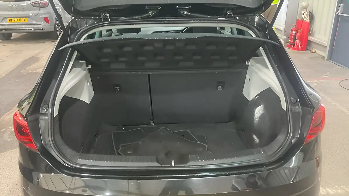 Used 2019 SEAT Leon Fr Technology Black - Interior and Exterior details 19
