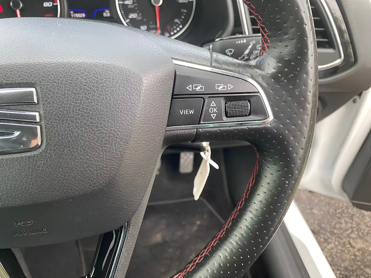 Used 2019 SEAT Leon Fr White - Interior and Exterior details 13