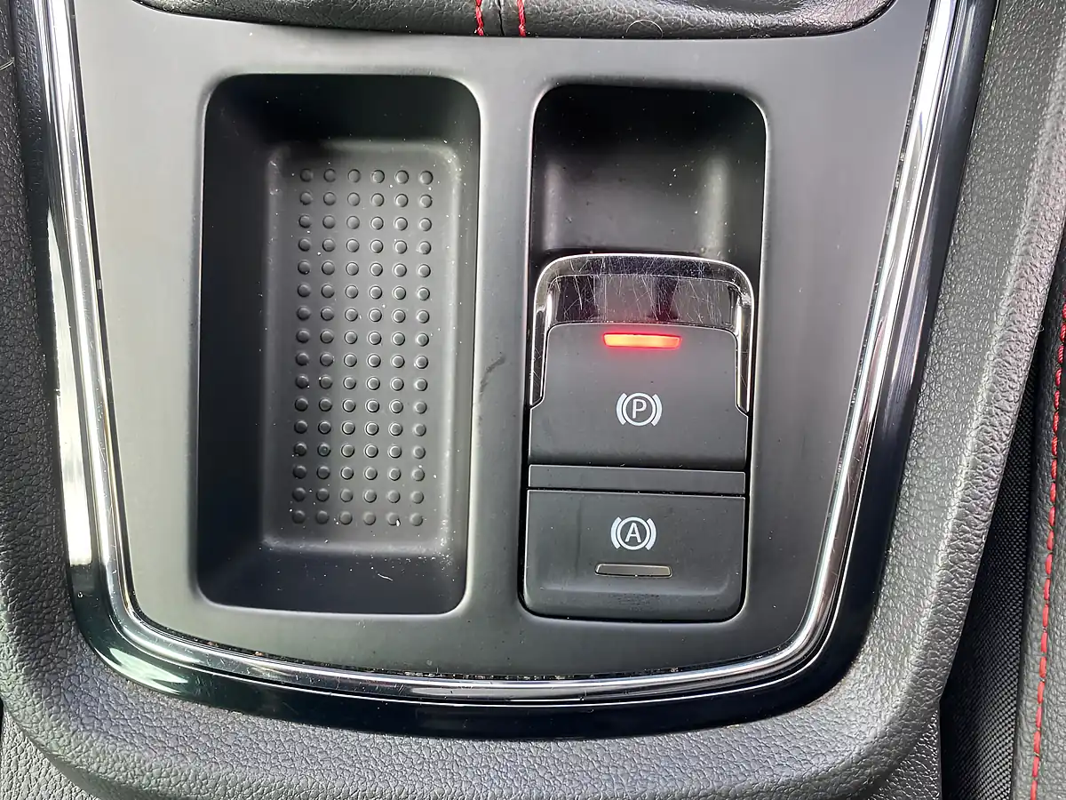 Used 2019 SEAT Leon Fr White - Interior and Exterior details 14