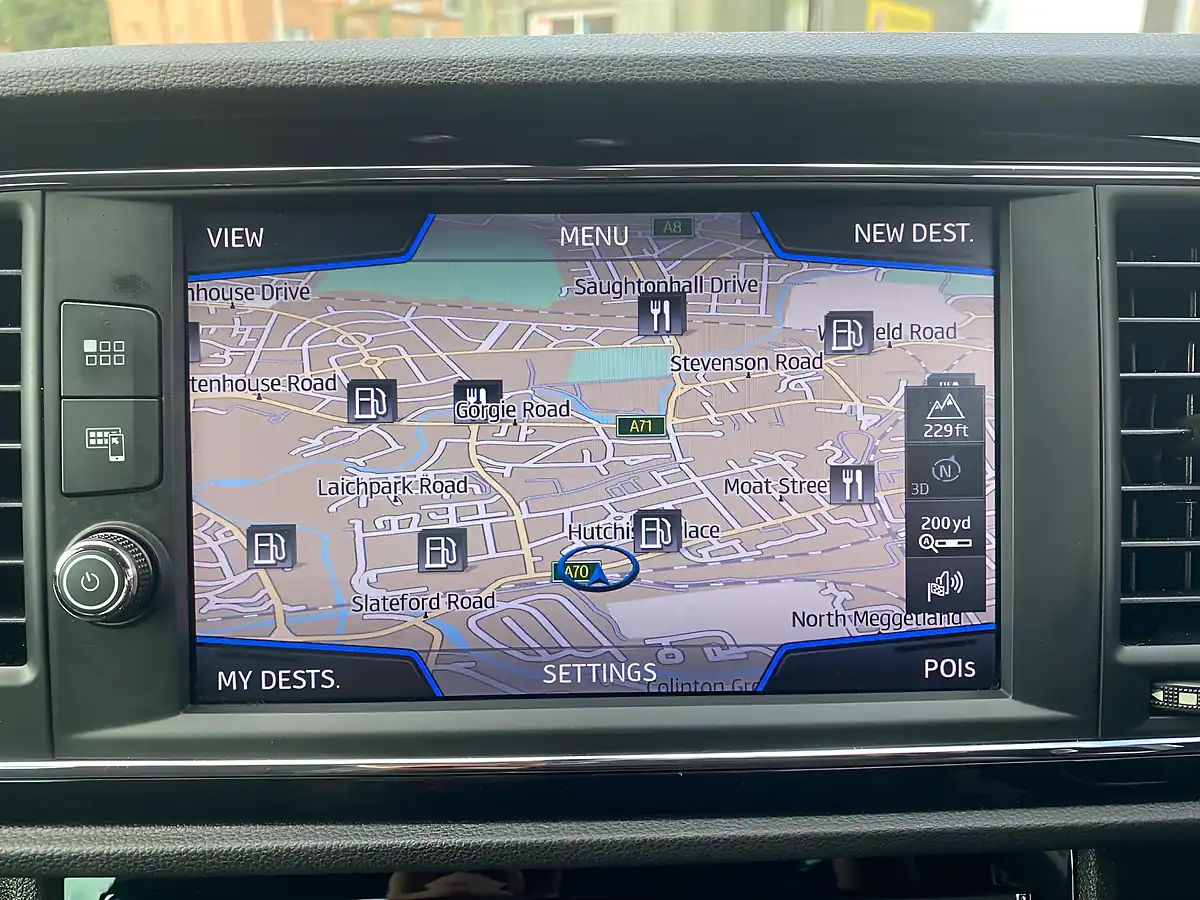 Used 2019 SEAT Leon Fr White - Interior and Exterior details 16