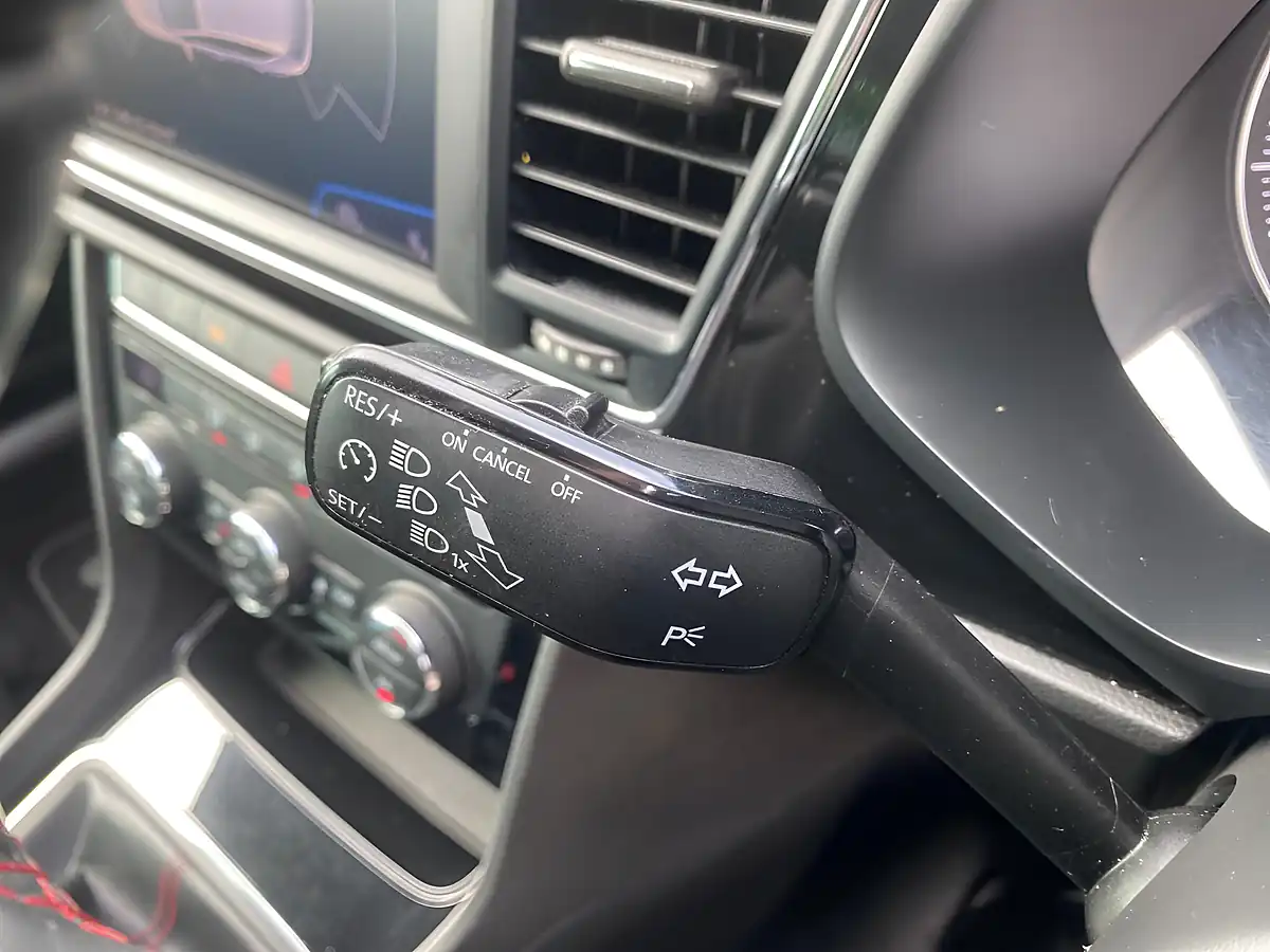 Used 2019 SEAT Leon Fr White - Interior and Exterior details 18