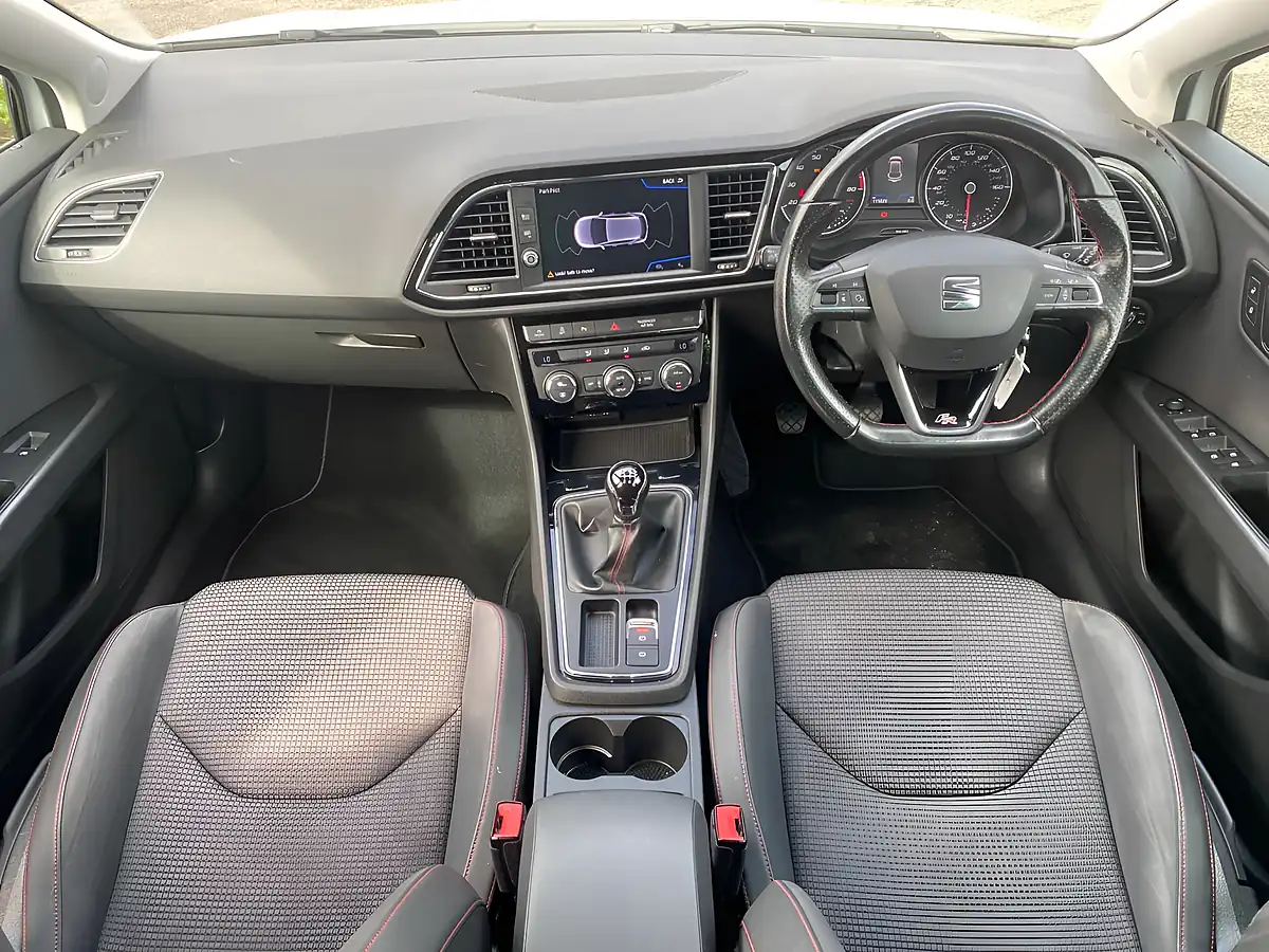 Used 2019 SEAT Leon Fr White - Interior and Exterior details 4