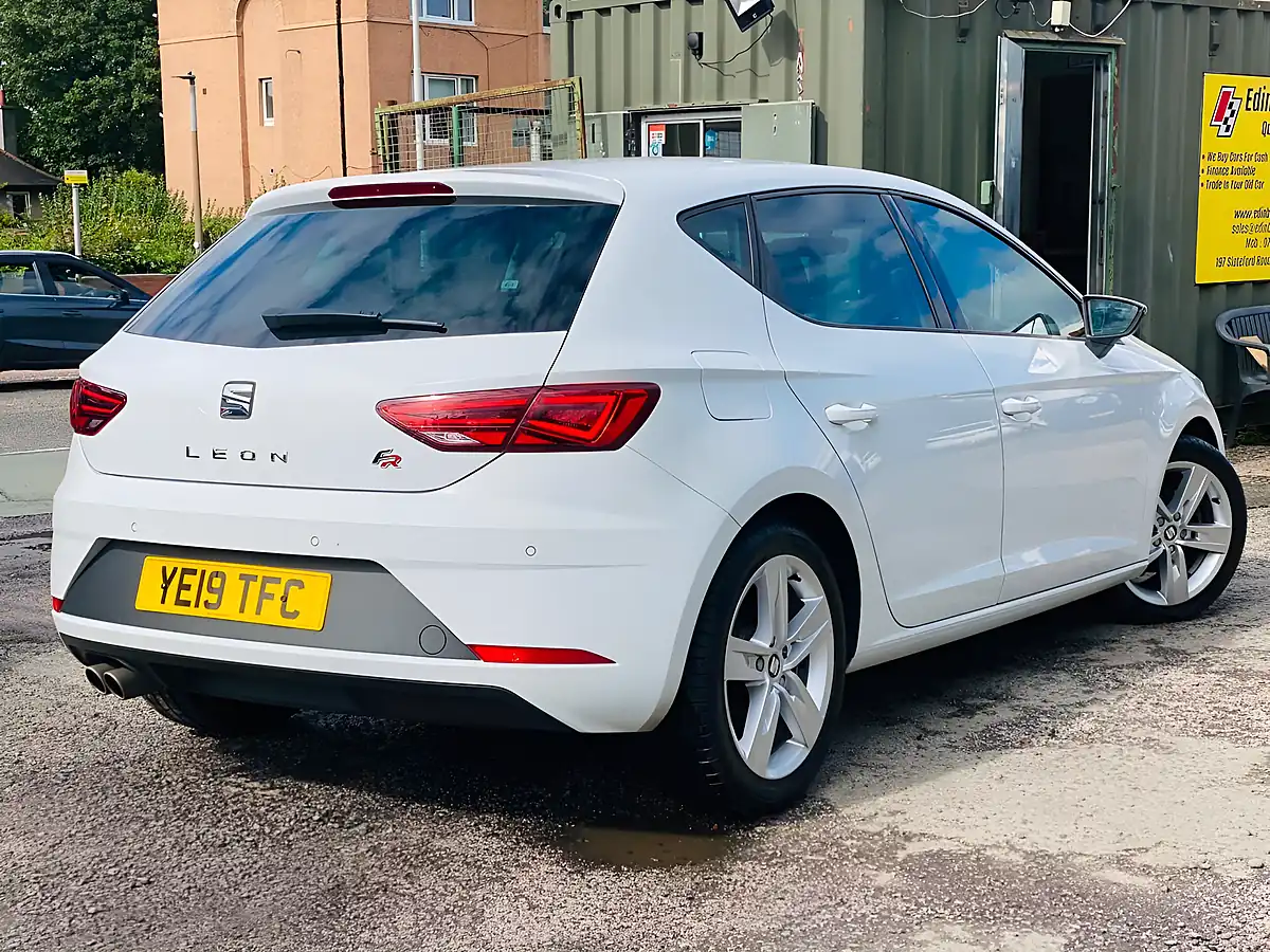 Used 2019 SEAT Leon Fr White - Interior and Exterior details 7