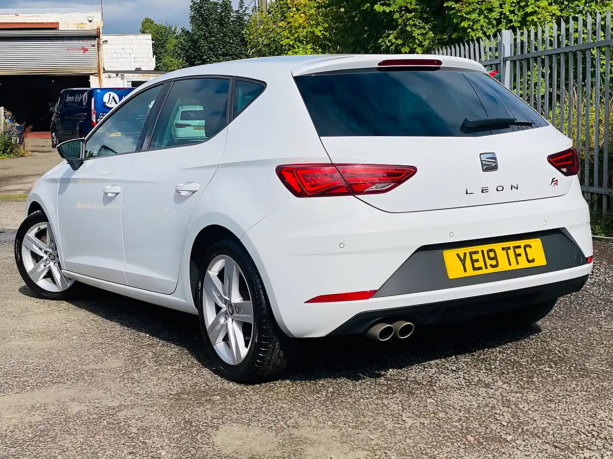 Used 2019 SEAT Leon Fr White - Interior and Exterior details 9