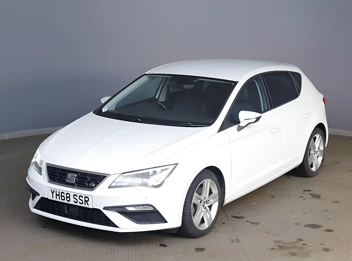 Used 2019 SEAT Leon Fr White - Interior and Exterior details 2