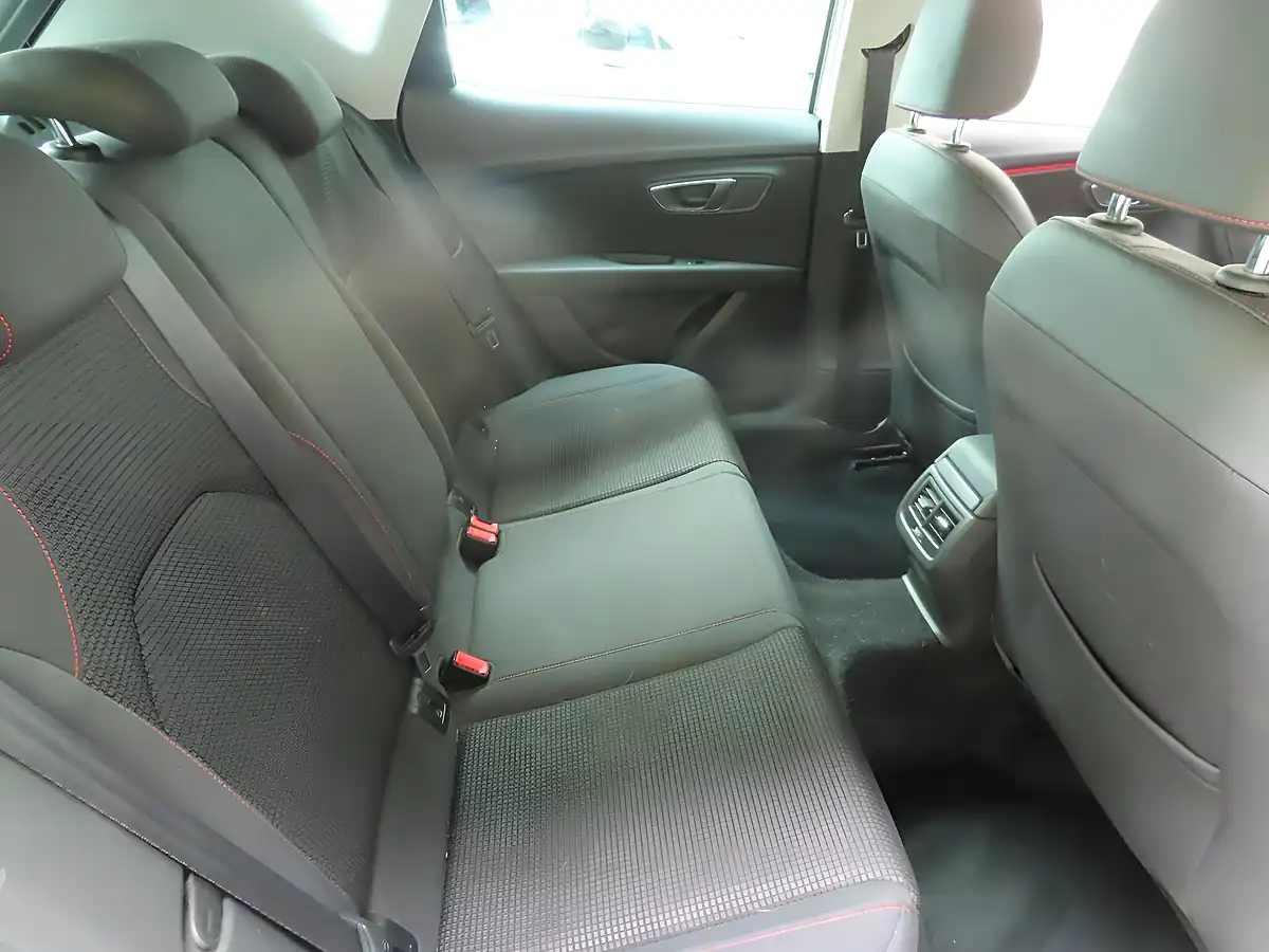 Used 2019 SEAT Leon Fr White - Interior and Exterior details 9