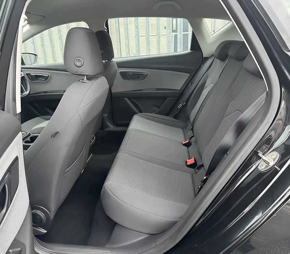 Used 2019 SEAT Leon Se Black - Interior and Exterior details 11