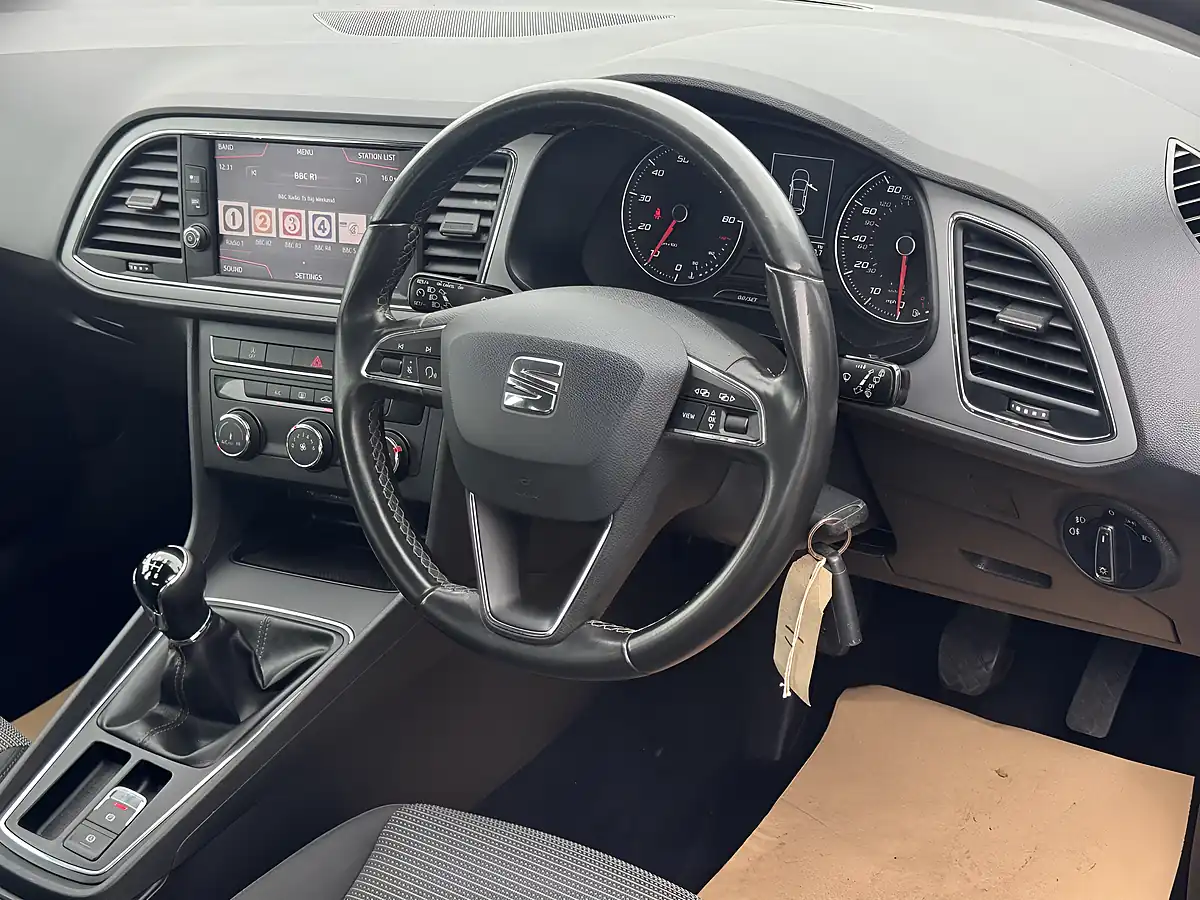 Used 2019 SEAT Leon Se Black - Interior and Exterior details 14