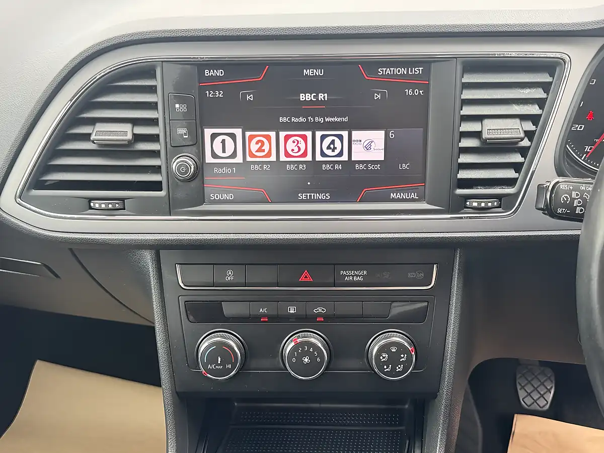 Used 2019 SEAT Leon Se Black - Interior and Exterior details 15