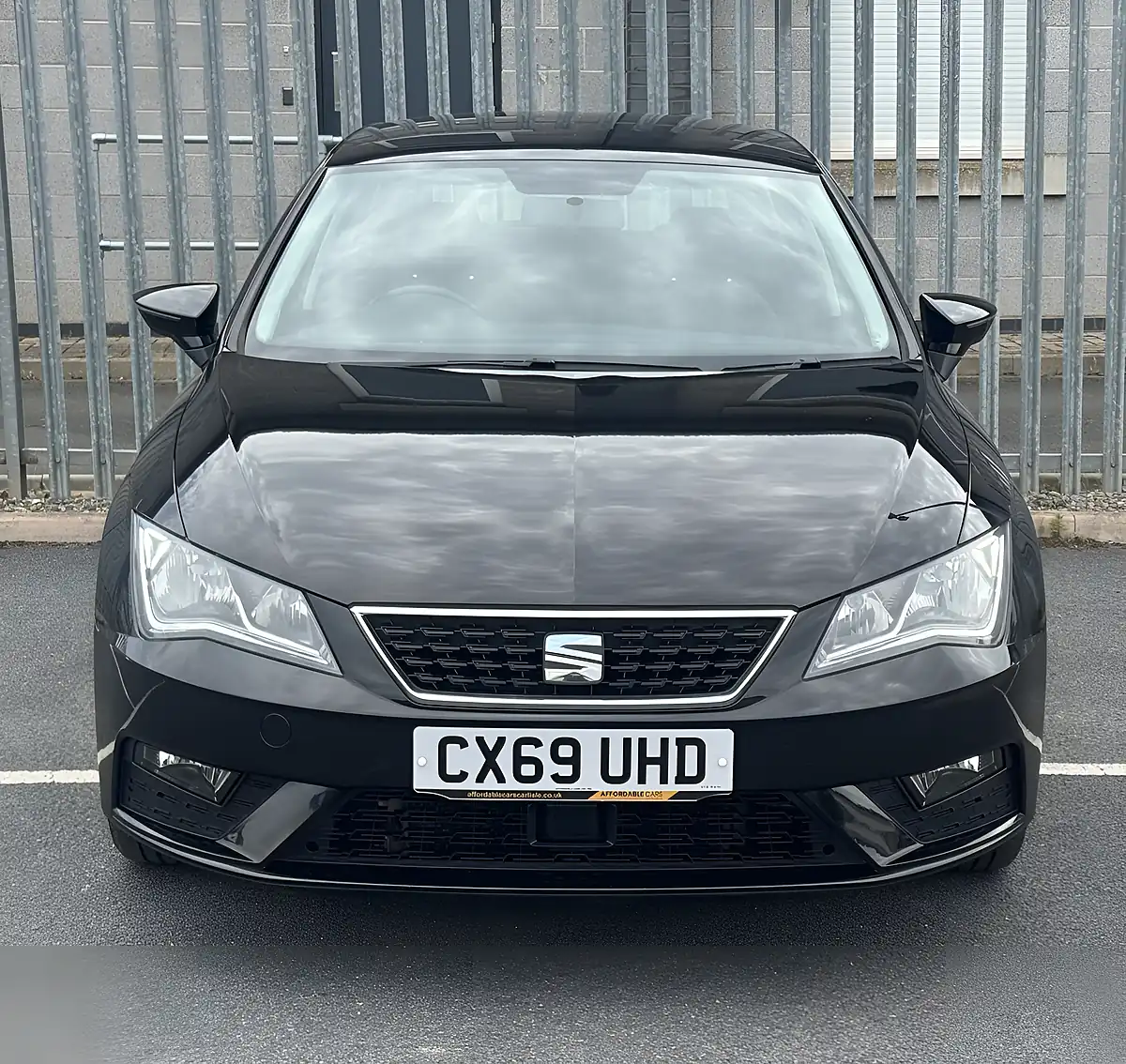 Used 2019 SEAT Leon Se Black - Interior and Exterior details 3