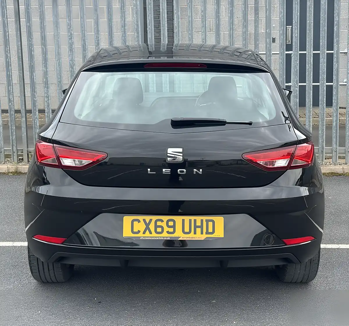 Used 2019 SEAT Leon Se Black - Interior and Exterior details 6