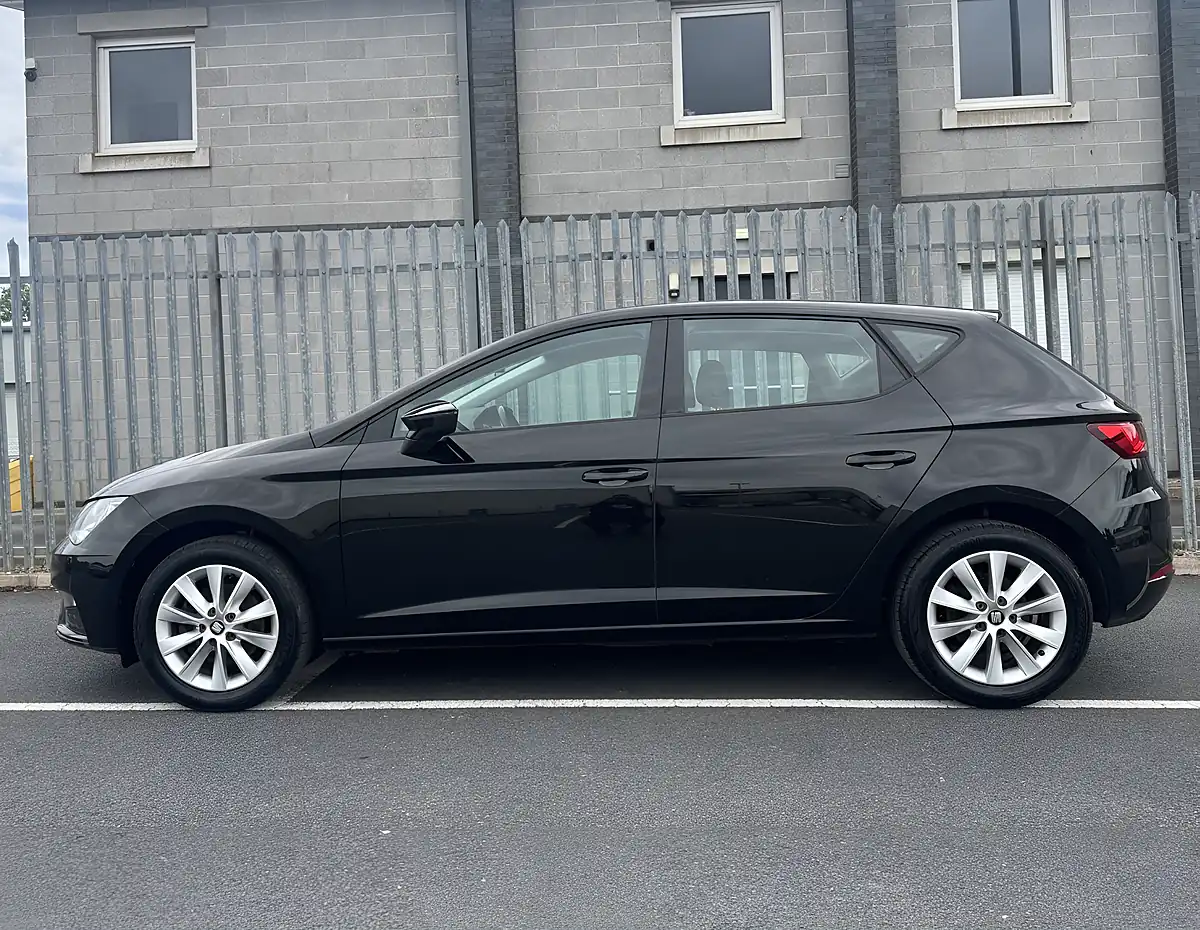 Used 2019 SEAT Leon Se Black - Interior and Exterior details 8