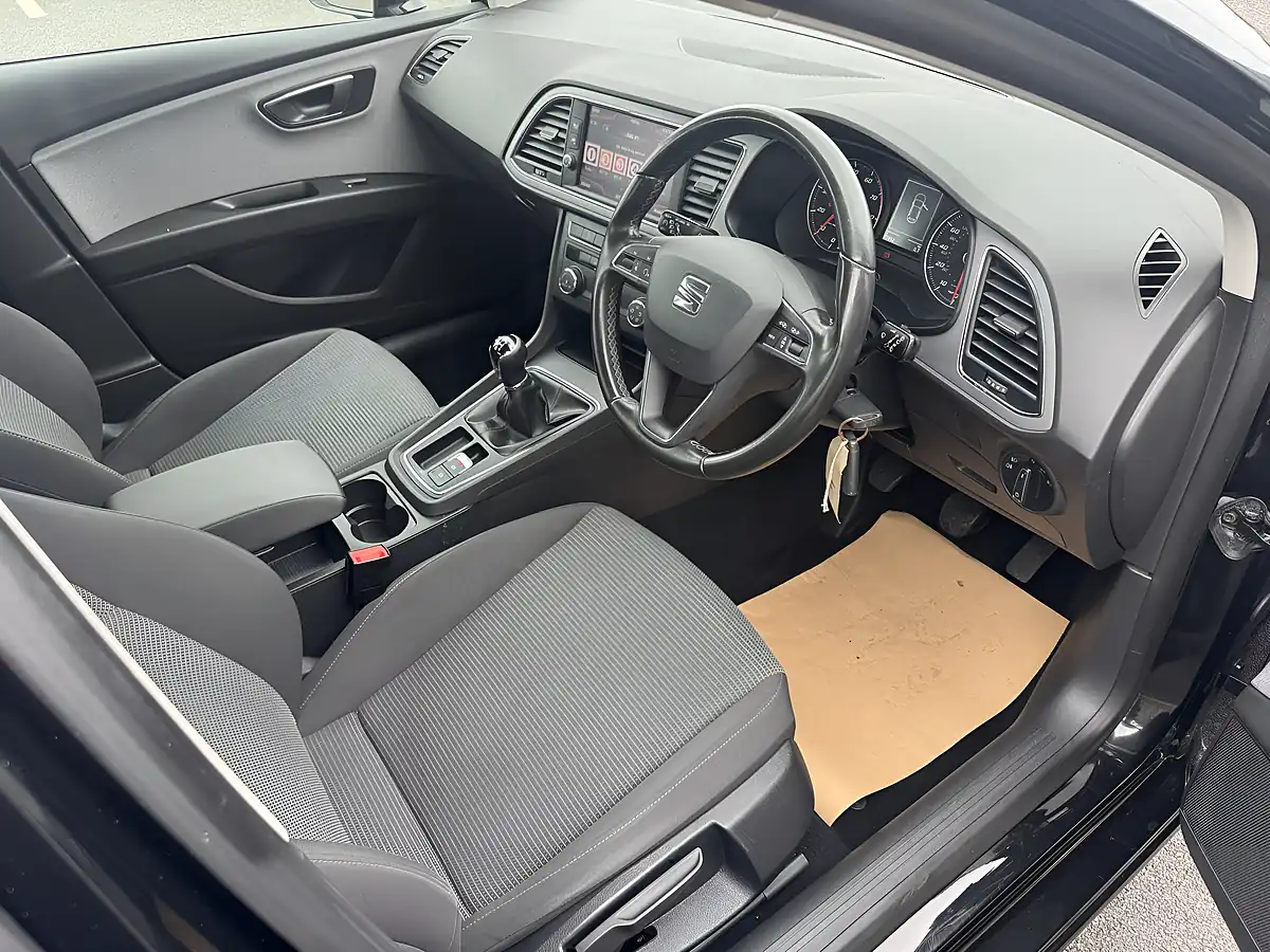 Used 2019 SEAT Leon Se Black - Interior and Exterior details 9