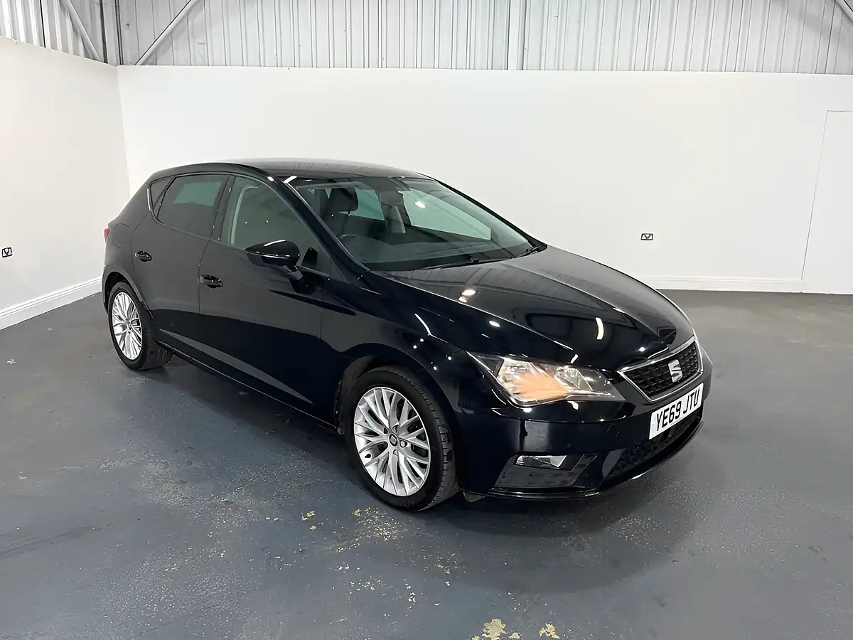 Used 2019 SEAT Leon Se Dynamic Black - Front View