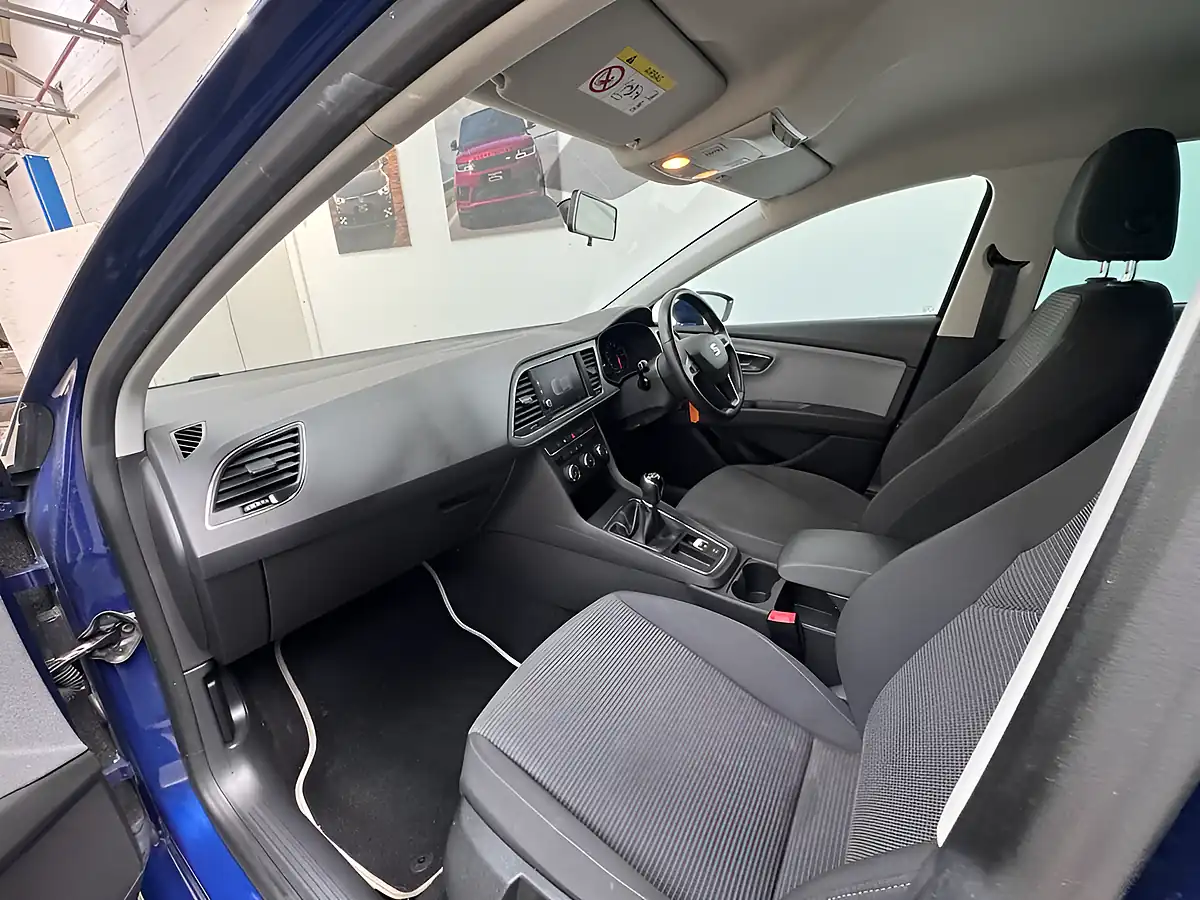 Used 2019 SEAT Leon Se Dynamic Blue - Interior and Exterior details 10
