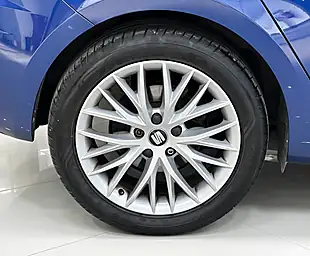 Used 2019 SEAT Leon Se Dynamic Blue - Interior and Exterior details 14
