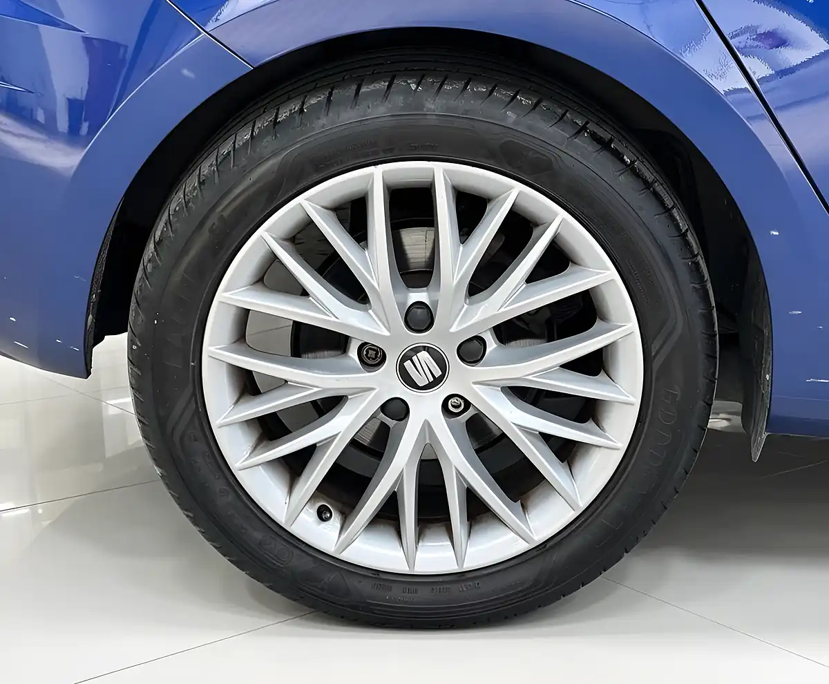 Used 2019 SEAT Leon Se Dynamic Blue - Interior and Exterior details 14