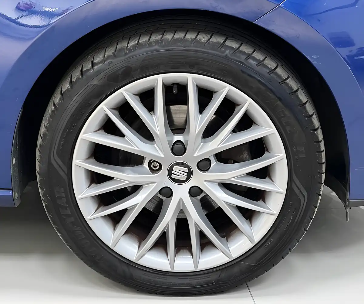 Used 2019 SEAT Leon Se Dynamic Blue - Interior and Exterior details 15