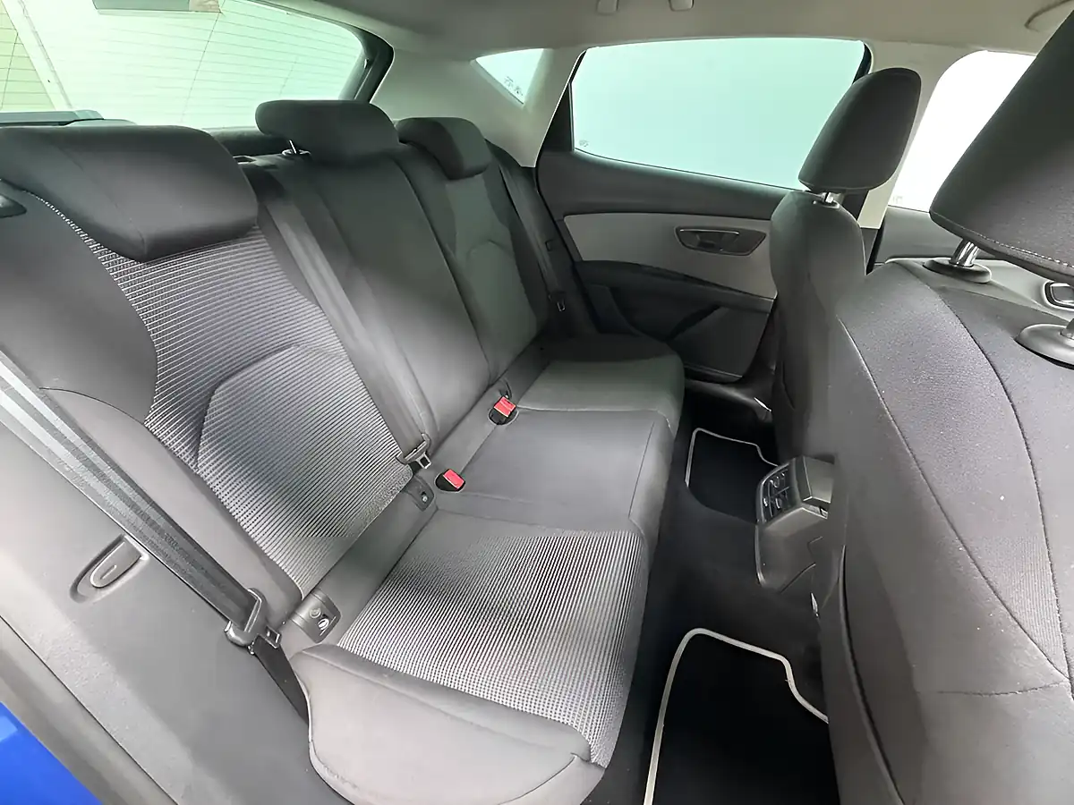 Used 2019 SEAT Leon Se Dynamic Blue - Interior and Exterior details 9